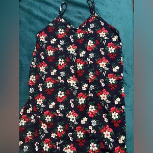 L/XL Tank Top with Flowers